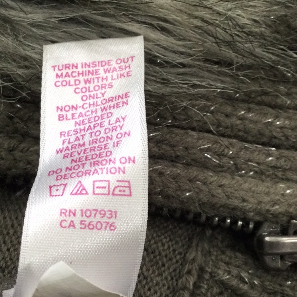 Justice Fuzzy Faux Fur Glitter Gray Full Front Zip Collared Vest 16 (Juniors) - Picture 14 of 16